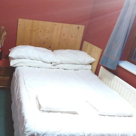 Oldbrook Accommodation Мілтон-Кінз Екстер'єр фото